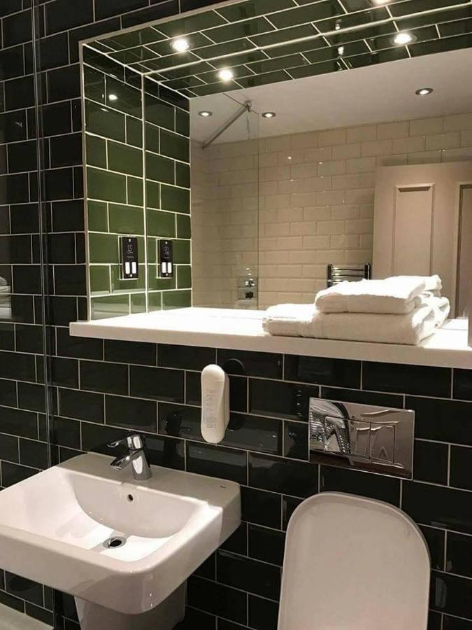 The George Hotel Wetherspoon Brecon Esterno foto