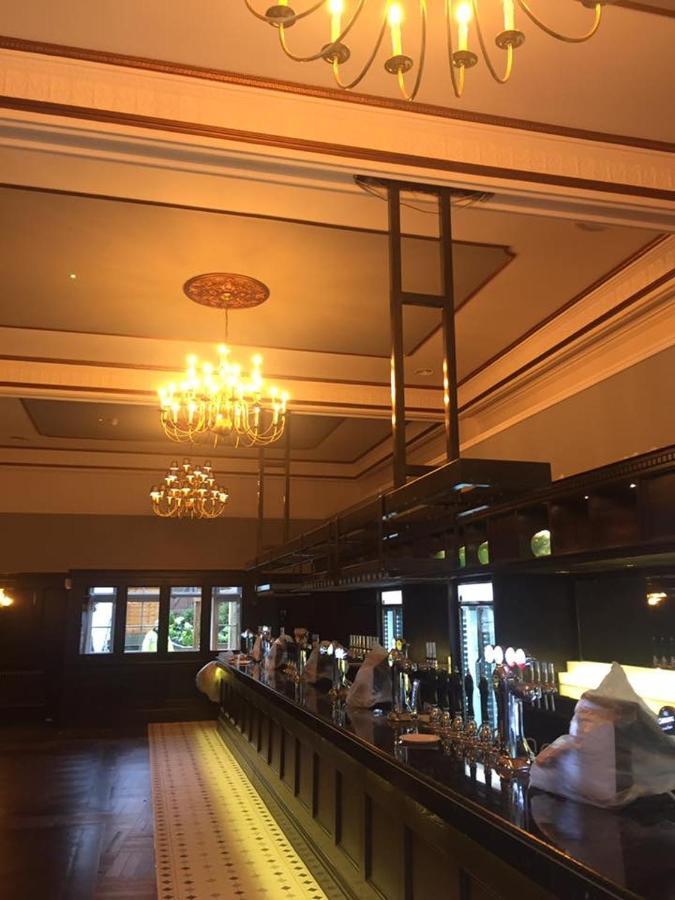 The George Hotel Wetherspoon Brecon Esterno foto